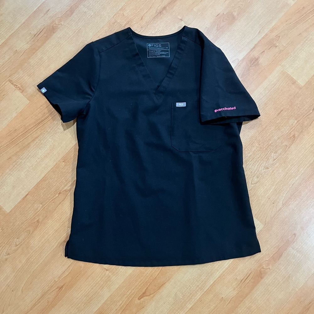 Figs One-Pocket Scrub Top Excellent condition. Left arm embroidered #vaccinated